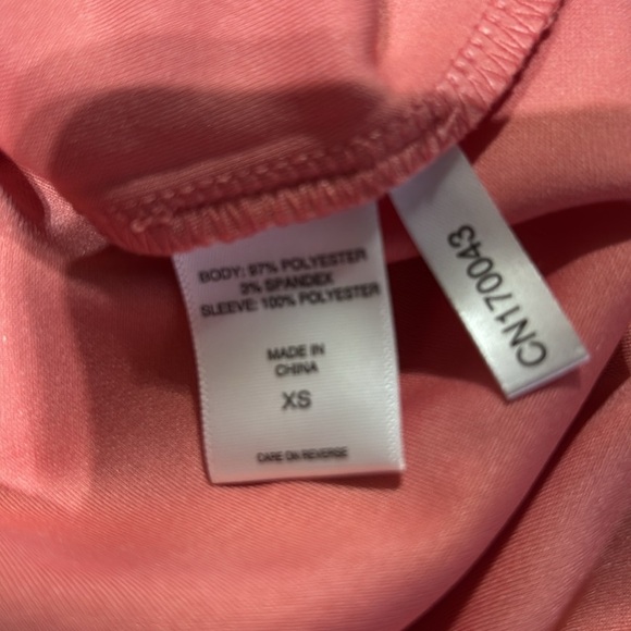 7th Ave. NY&Co. Puff/Sheer Short sleeve, mandarin collar V-neck,graduated front - Picture 10 of 10